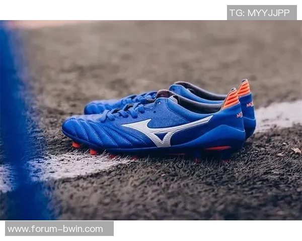 蓝色足球鞋图片展示运动风采与时尚潮流的完美结合 蓝色足球鞋图片展示运动风采与时尚潮流的完美结合